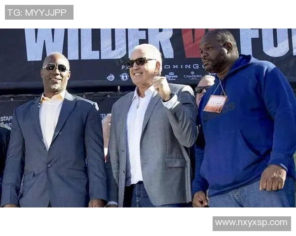 霍利菲尔德与刘易斯的世纪对决谁将成为拳坛新王者 霍利菲尔德与刘易斯的世纪对决谁将成为拳坛新王者